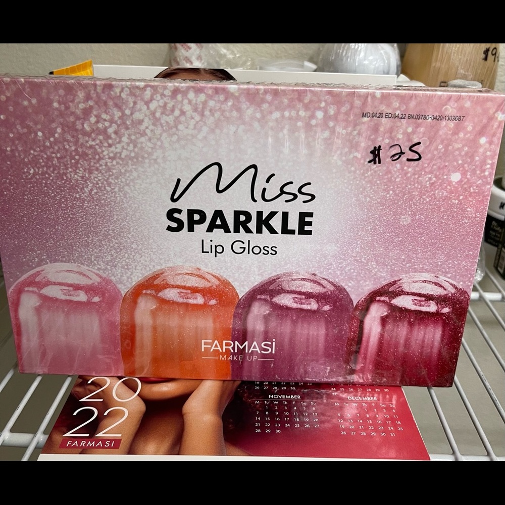 New lip gloss farmasi